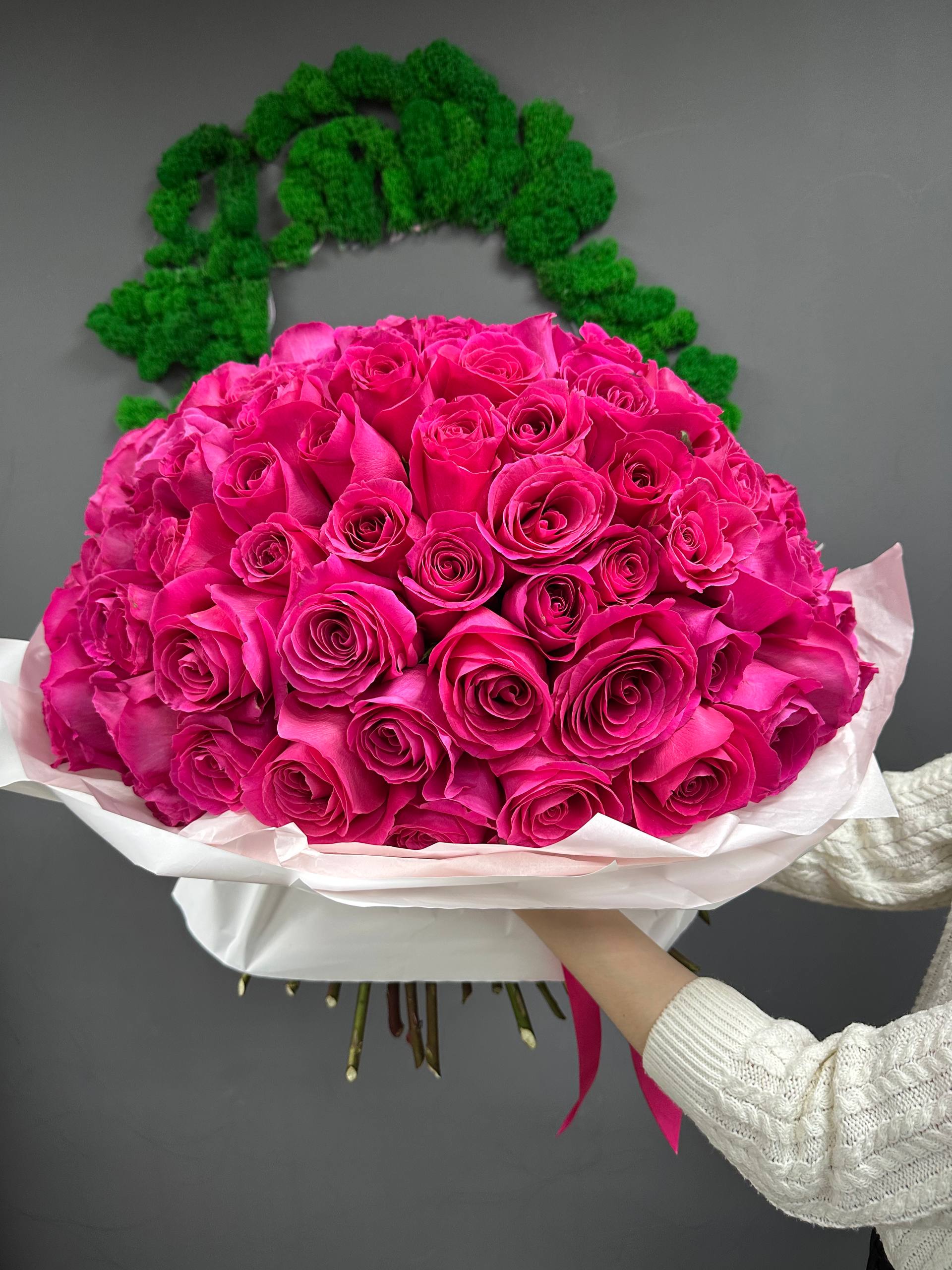 101 розовая роза