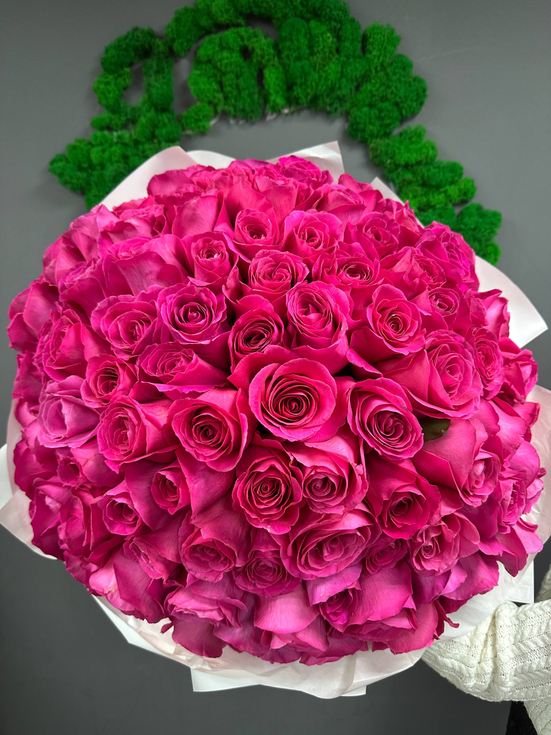 101 розовая роза